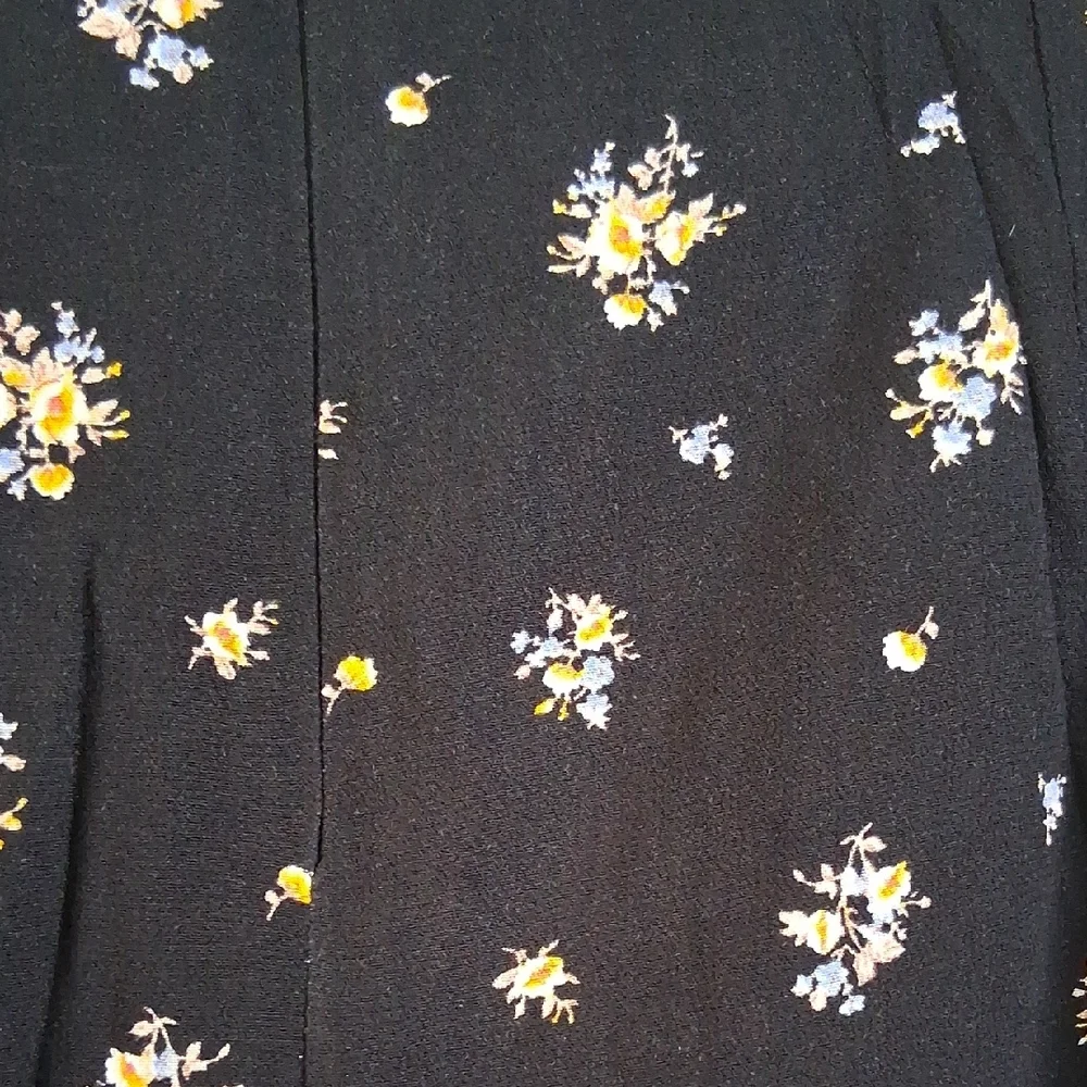 Forever 21 Black Floral Mini Skirt